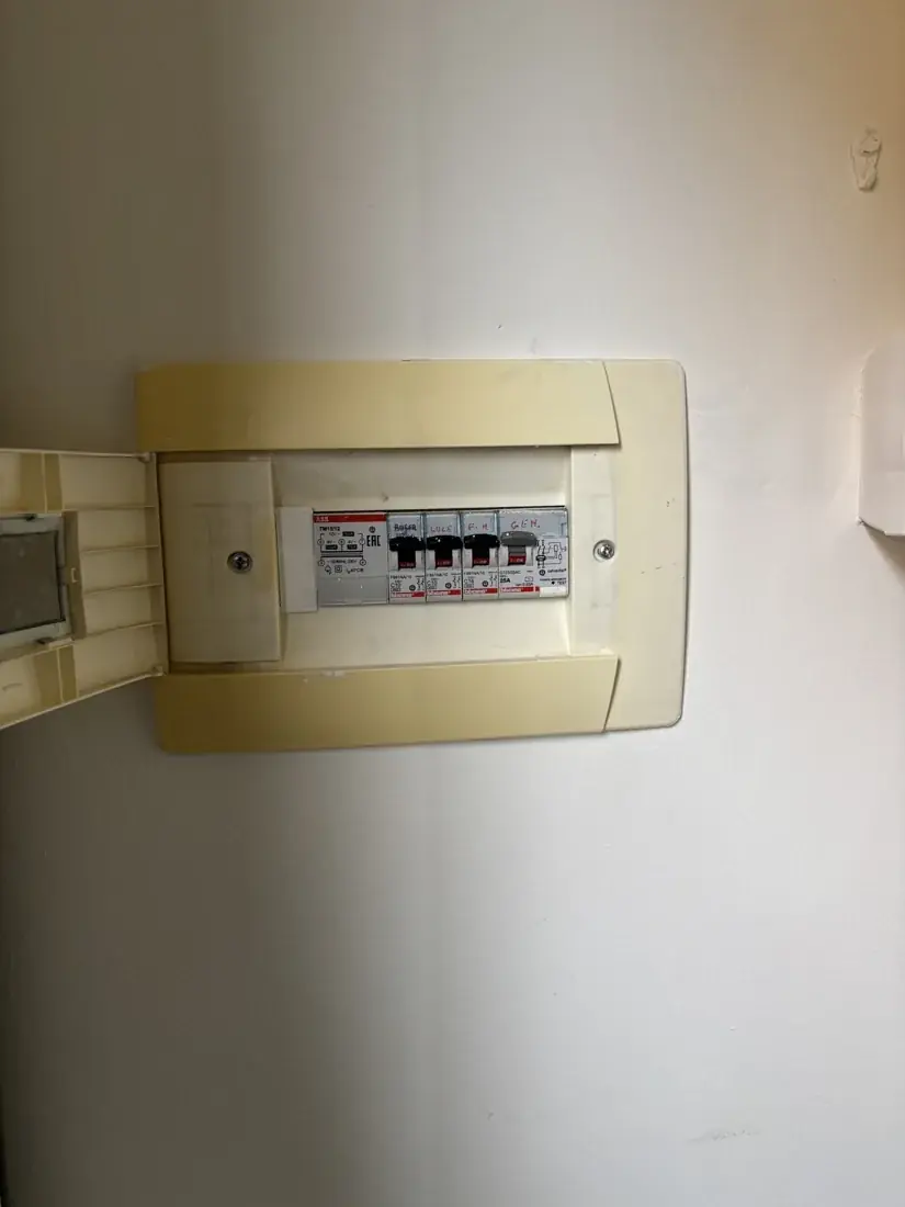 1. Sprawdź wyłączniki w apartamencie