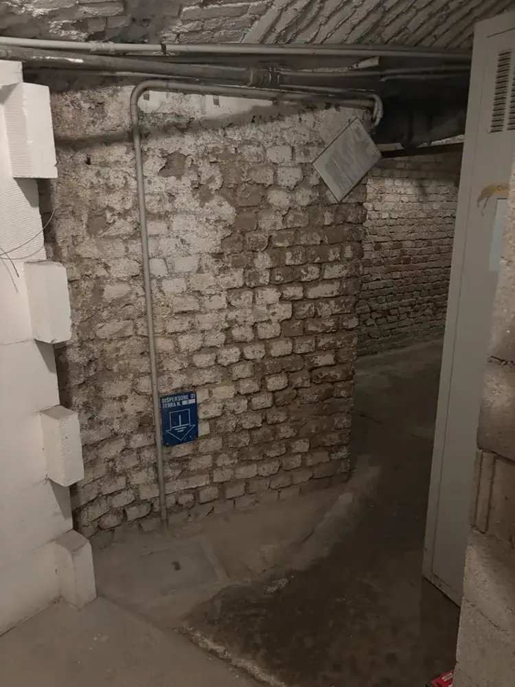Zejdź na poziom −1