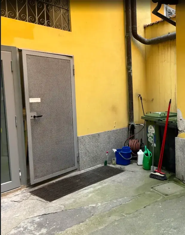 2. Porta carta e cartone nel locale dedicato